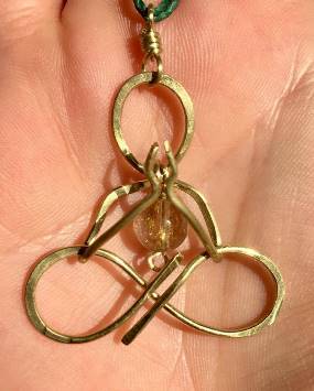 Artisants colombiens travaillants avec la marque de Bijoux ethnique Bachué Artisants colombiens travaillants avec la marque de Bijoux ethnique Bachué